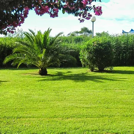 2 People - 150 M From De Sea - * Ghisonaccia